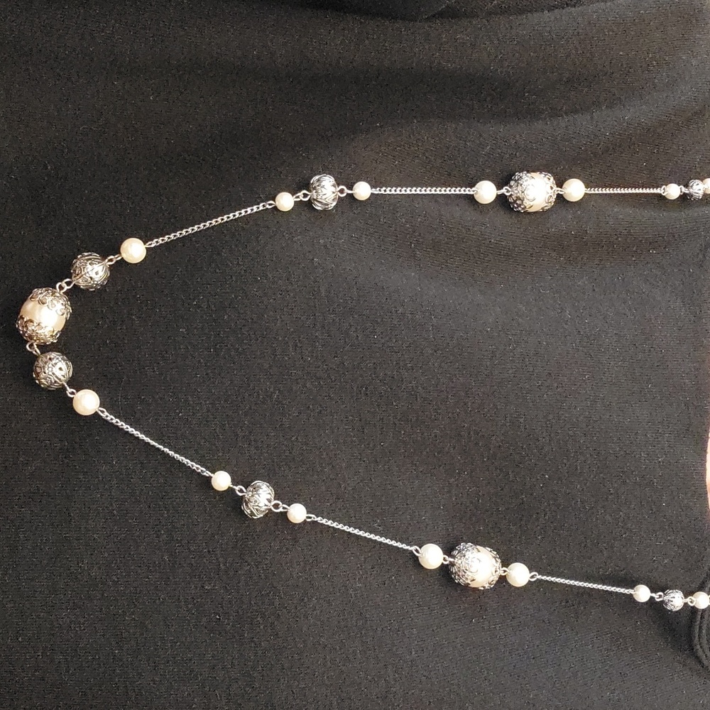 NWOT Women's Necklace